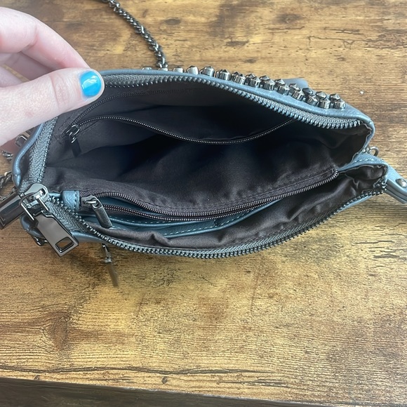 Vaschysac light grey studded faux leather clutch - Picture 7 of 7